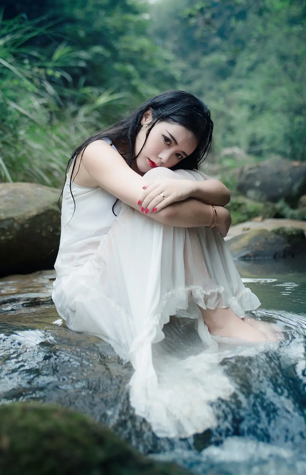 新疆郑州高端私人伴游小野梨子