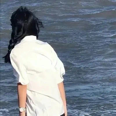 新疆伴游女生武映颖的资料
