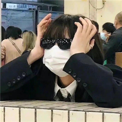 新疆伴游女生冯萧玉的资料