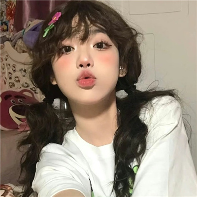 新疆伴游女生卞寄蕾的资料
