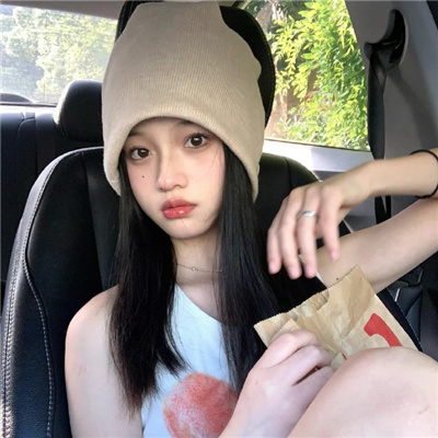 新疆伴游女生丛河灵的资料