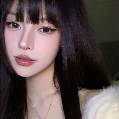 新疆私人伴游女生霍觅荷的资料